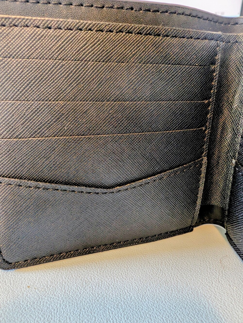 Gucci Men’s GG Supreme Web Stripe Bi-Fold Wallet - Picture 4 of 4